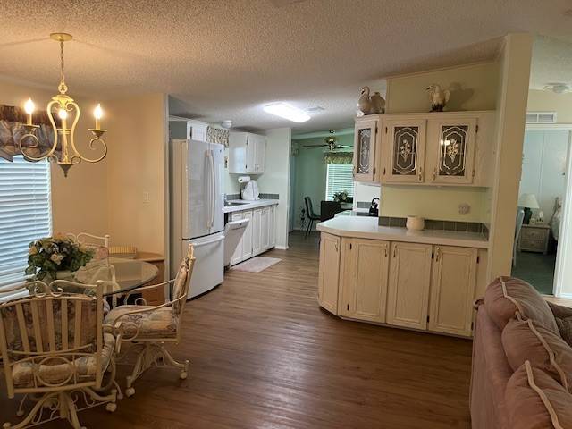 1912 Hazeltine Way a Winter Haven, FL Mobile or Manufactured Home for Sale